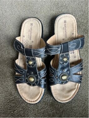 Women's Naturalizer Black & Beige N5 Comfort Sandals Size 8.5